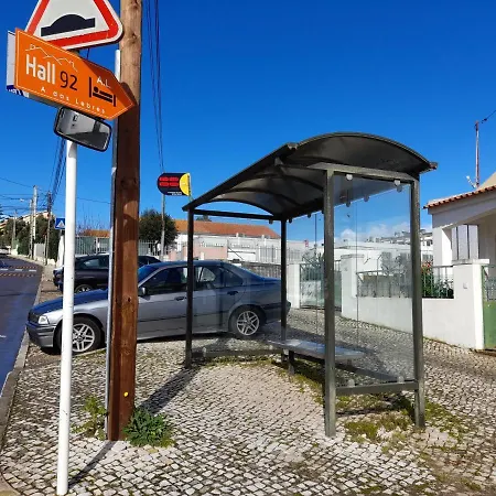 Homestay Hall 92 Quartos Com Wc Em Moradia Com Piscina A-das-lebres Loures