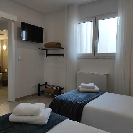 Hall 92 Quartos Com Wc Em Moradia Com Piscina A-das-lebres