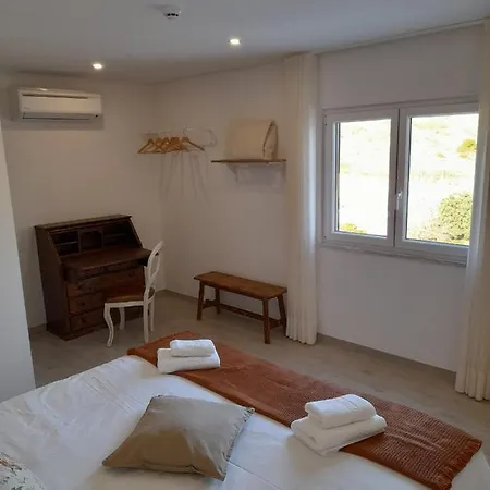 Hall 92 Quartos Com Wc Em Moradia Com Piscina A-das-lebres Loures