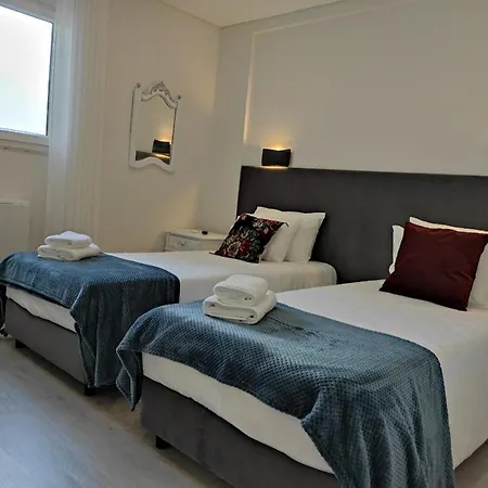 Privat bolig Hall 92 Quartos Com Wc Em Moradia Com Piscina A-das-lebres