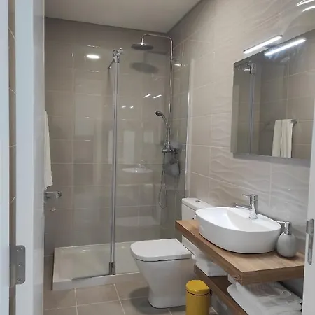 民宿 Hall 92 Quartos Com Wc Em Moradia Com Piscina A-das-lebres *