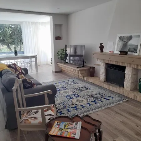 Hall 92 Quartos Com Wc Em Moradia Com Piscina A-das-lebres * 洛里什