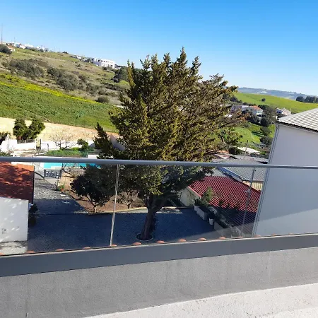 Hall 92 Quartos Com Wc Em Moradia Com Piscina A-das-lebres בית אירוח