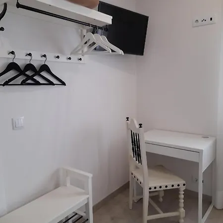 民宿 Hall 92 Quartos Com Wc Em Moradia Com Piscina A-das-lebres *