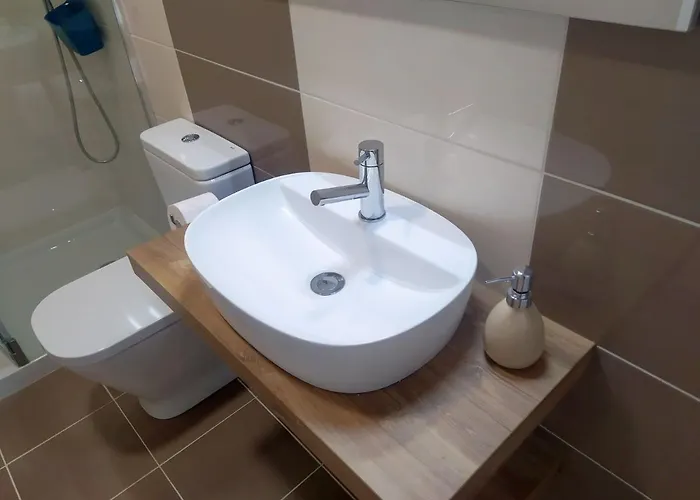 Ubytování v soukromí Hall 92 Quartos Com Wc Em Moradia Com Piscina A-das-lebres Loures