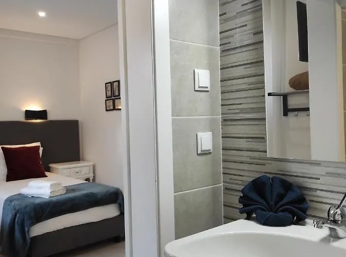 Ubytování v soukromí Hall 92 Quartos Com Wc Em Moradia Com Piscina A-das-lebres Loures