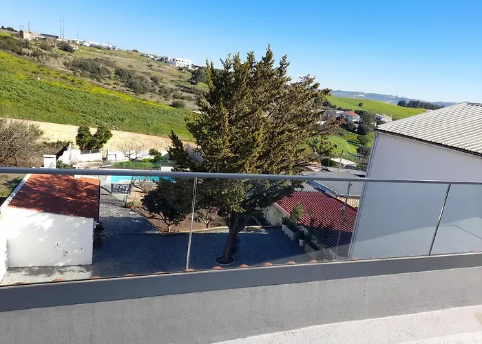 Hall 92 Quartos Com Wc Em Moradia Com Piscina A-das-lebres Ubytování v soukromí